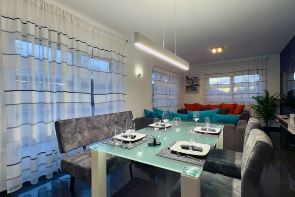 Essbereich mit Esstisch in der Ferienwohnung